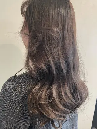 ロング 西本 夏美のヘアスタイル