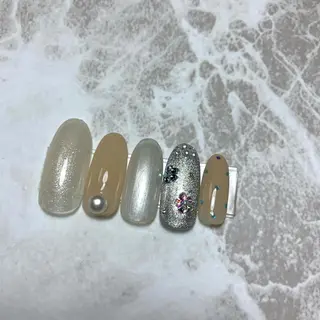 ネイル repos~ルポ~所属・里見 麗のネイルデザイン