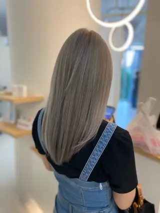 セミロング ETOWA（エトワ） nozomiのヘアスタイル