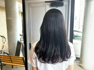 ロング カラー ツキダテ ユイのヘアスタイル