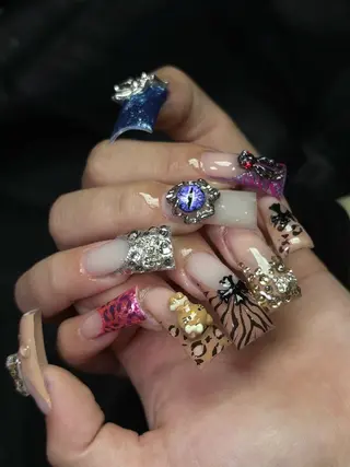 ネイル Dark honey スカルプ専門原宿店のネイルデザイン