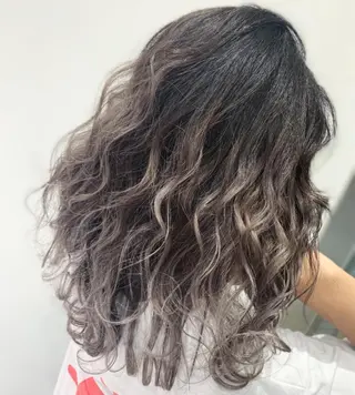 セミロング カラー N° jillva ♦️川端裕司♦️のヘアスタイル