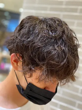 ショート パーマ メンズ 赤本悠斗波巻きパーマ メンズパーマのヘアスタイル