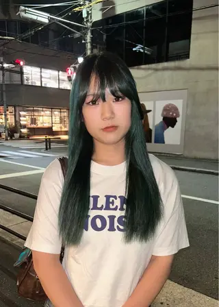 カラー jiire所属・ユイ コハルのヘアスタイル