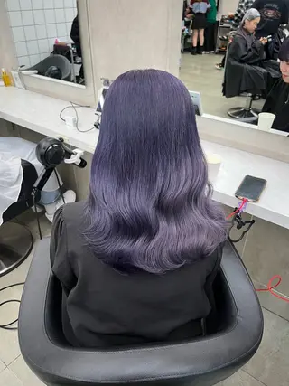 セミロング 寒色＆ブリーチ特化 寒色MiOのヘアスタイル