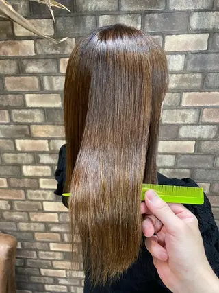 セミロング 🔷ブリーチバレイヤ ージュ🔷飯野達也のヘアスタイル