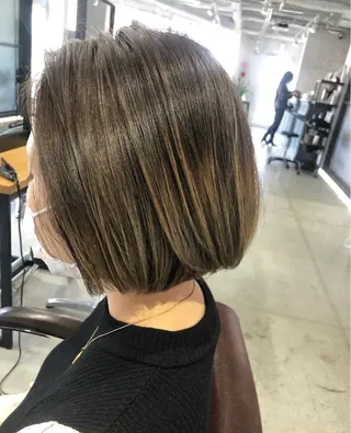 ショート カラー 石井 紫文のヘアスタイル