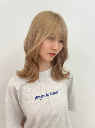 ミディアム 似合わせカットが 得意な美容師のヘアスタイル