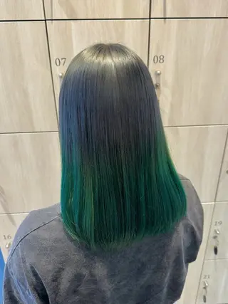 カラー 伊藤 深月のヘアスタイル