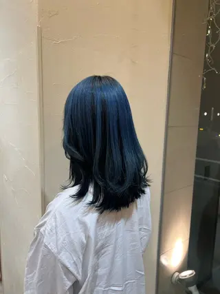 ミディアム 神山 海里のヘアスタイル