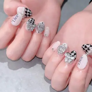 ネイル NEO Beauty Salon所属・𝐍𝐄𝐎 𝐉𝐔𝐑𝐈のネイルデザイン