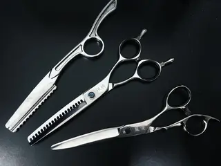 due hair 京都駅前店 MILBON オージュア認定サロン【デューヘアー】所属・ハイトーンブリーチ 土坂　由志【京都】のヘアスタイル