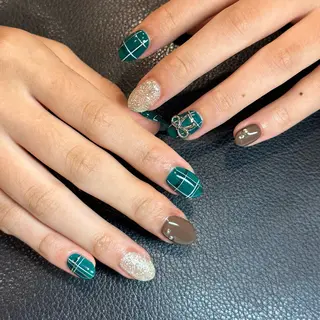 ネイル Allure 桑田麻南のネイルデザイン