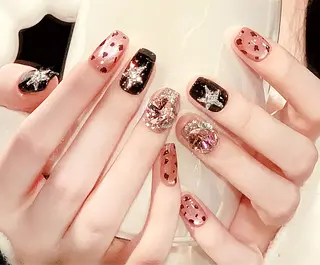ネイル スカルプ長さ出し専門店 MIMI nailsalon 上野店所属・RIN Amiのネイルデザイン