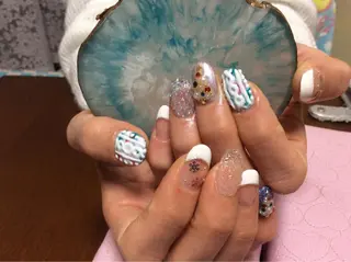 ネイル フラワー ムーンのネイルデザイン