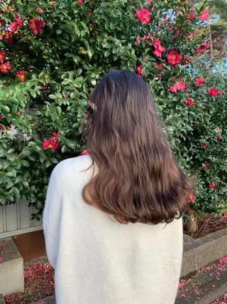 ロング ~洗練ナチュラル~ 🪵 岡田 知佳のヘアスタイル