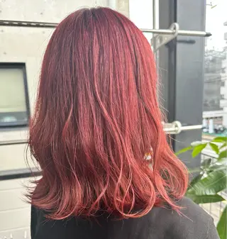 ミディアム カラー Beauty Consultant 10C所属・10C Yumeのヘアスタイル