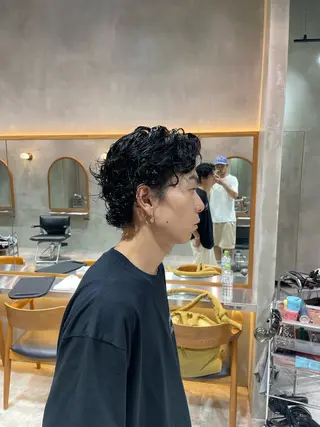 ミディアム 渡邉 和喜のヘアスタイル