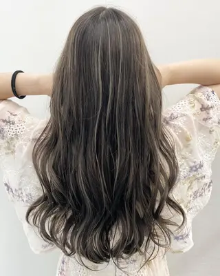 セミロング 公式 Ease by amble luxeのヘアスタイル