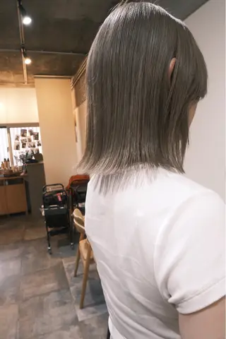 ショート ハルカ/透け感カラー /顔周りレイヤーのヘアスタイル