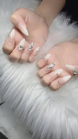 ネイル Lee Nailsのネイルデザイン