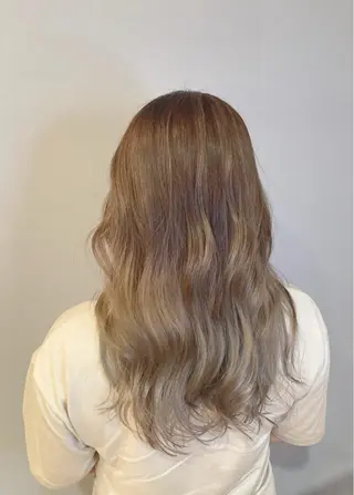 ロング カラー 宮原 佳苗のヘアスタイル