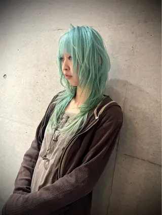 セミロング カラー デザインカラー⭐︎★ 🐆hyo🐆のヘアスタイル