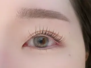 マツエク・マツパ Haruna🎀 南森町/完全個室のマツエク・マツパデザイン