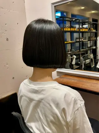 ショート L’HOMME BLANC所属・佐藤 優里奈のヘアスタイル