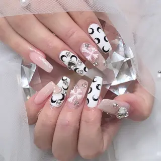 ネイル nailsalon glow sayaのネイルデザイン