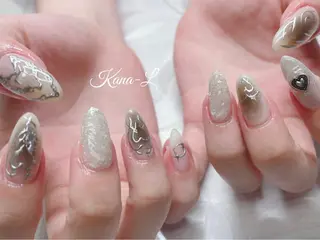 ネイル 芦辺 香奈のネイルデザイン