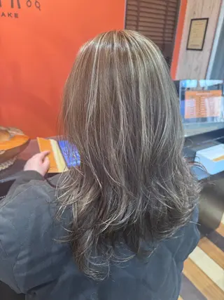 セミロング カラー 🧸 EARTH 佃 萌海 ☁️のヘアスタイル