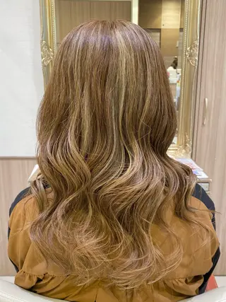 ロング カラー 古川 琴美のヘアスタイル