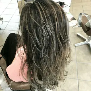 ロング Luisハイライト　 喜連瓜破、髪質改善のヘアスタイル