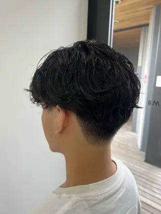 メンズ ダブルカラー寒色系 ボリューム改善ハヤトのヘアスタイル