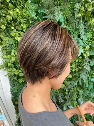 ショート カラー 透明感カラー/韓国 ヘア🩶yuri🩵のヘアスタイル