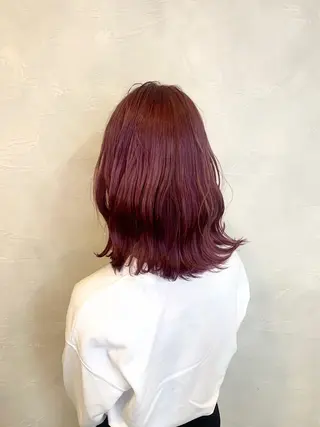 ミディアム 岩水 穂華のヘアスタイル