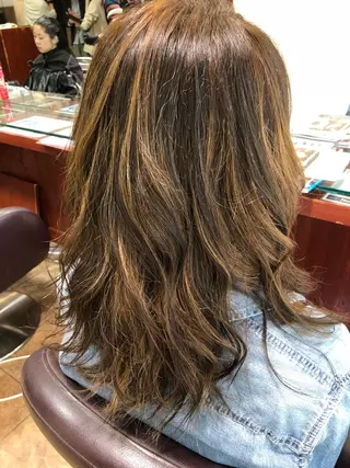 セミロング カラー 星 沙織のヘアスタイル