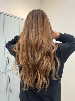 ロング YUME/ ブリーチ／ハイライトのヘアスタイル