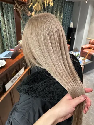 ロング カラー レイヤーブリーチ特化 ホワイト専門/岸のヘアスタイル