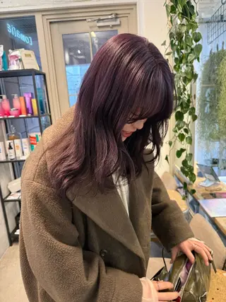 セミロング カラー ミルクティー× グレージュMOMOのヘアスタイル