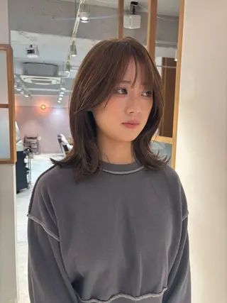 ミディアム mei｜顔まわり ×透明感カラーのヘアスタイル