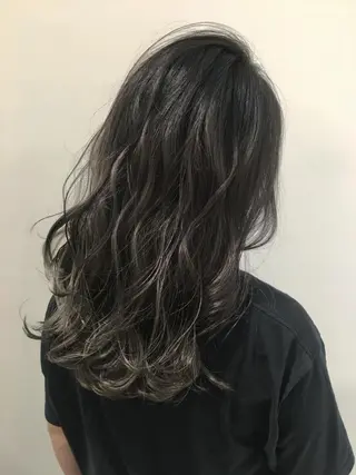 ミディアム due hair 京都駅前店 MILBON オージュア認定サロン【デューヘアー】所属・ハイトーンブリーチ 土坂 由志【京都】のヘアスタイル