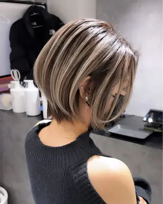 ショート yosuke 梅田/バレイヤージュのヘアスタイル