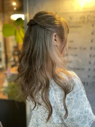 ロング カラー 和泉 沙綾のヘアスタイル