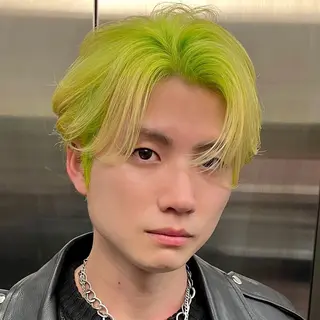 カラー ウルフとデザイン カラーの神のヘアスタイル