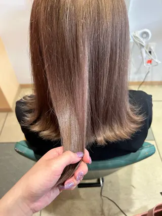 カラー 🩷愛咲🩷レイヤー /透明感カラーのヘアスタイル