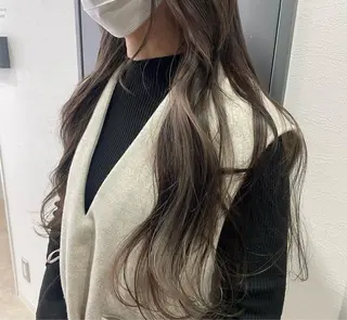 ロング _WHITE京橋店 佐伯 碧のヘアスタイル