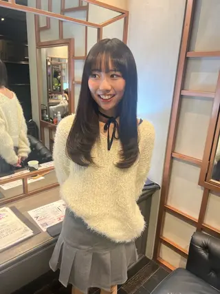 セミロング Aya/四条烏丸/ インナーカラーのヘアスタイル