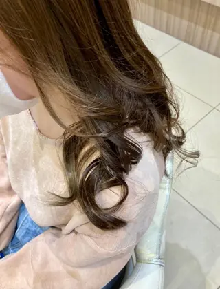 カラー 美髪艶カラー💎✨ モエのヘアスタイル